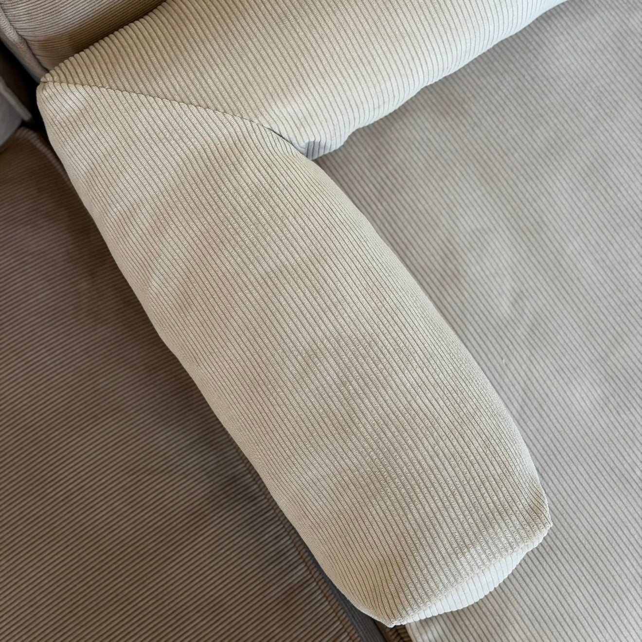 Olaf Hundekurven Til Sofaen Smal Fløjl Beige Smal Fløjl